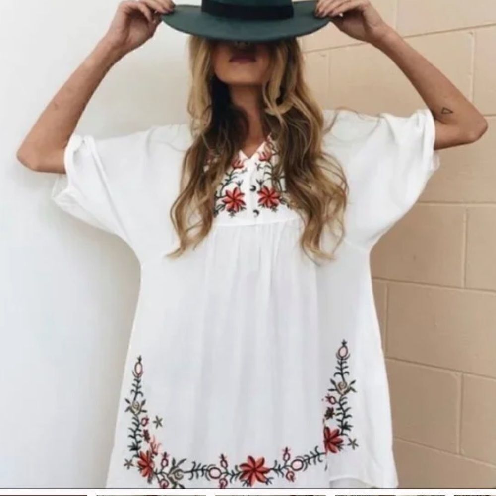 𝅺Floral Embroidered Tunic Dress